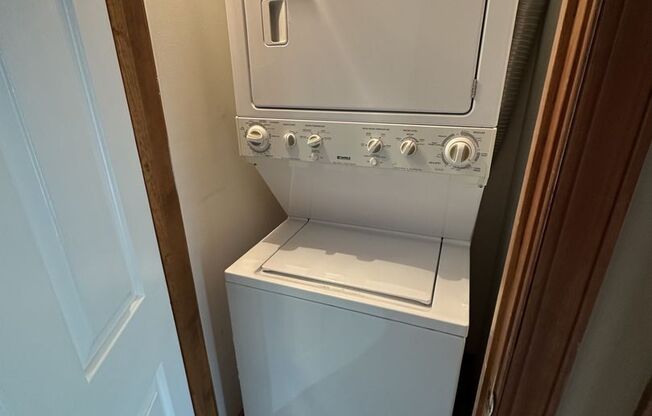 1 Bedroom 1 Bathroom Condo!