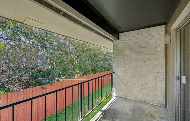 2 beds, 1 bath, 776 sqft, $1,325, Unit 231