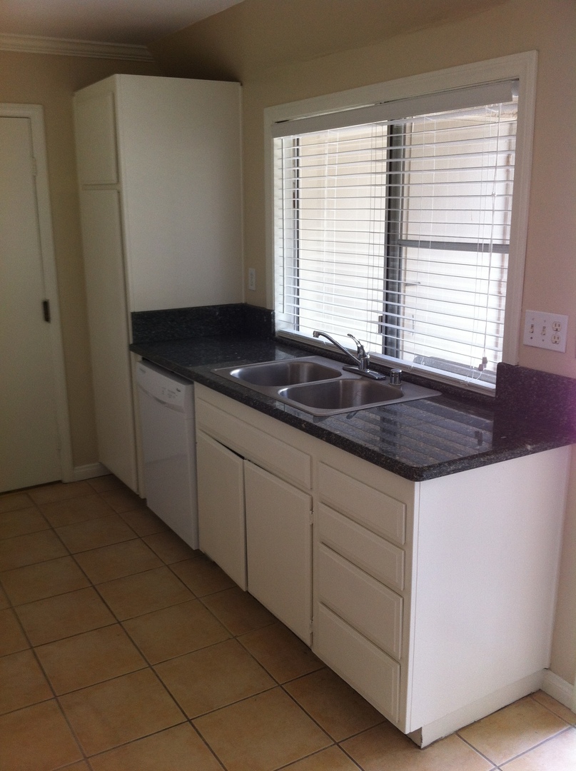 Todd Ranch Condo Welcome to the Todd Ranch Condo, 3-bedroom, 2-bathroom home located in the vibrant city of Ventura