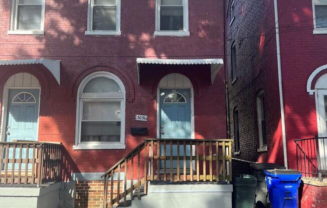 301-303 1/2 N. Locust Street