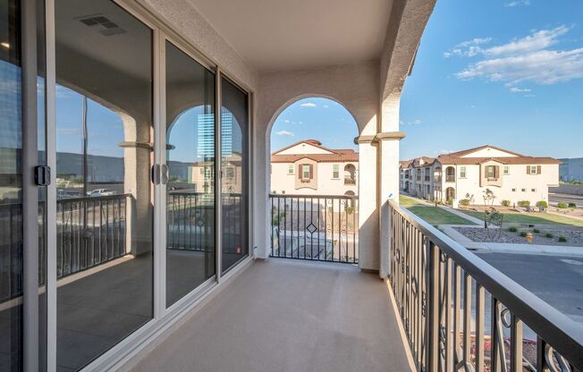 Like Brand New Luxurious Modern 3 Bedroom 2 Bath Townhome in Warner Meadow – Rare Rental Opportunity!