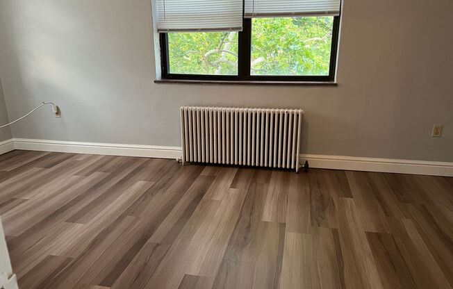 2 beds, 1 bath, 800 sqft, $1,720, Unit 6236 Fifth Ave. #301A