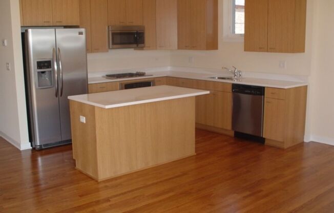 3 beds, 2 baths, 1,469 sqft, $3,400, Unit 402