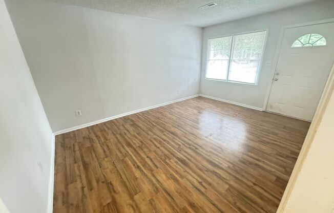 2 beds, 1 bath, 800 sqft, $1,000, Unit 404 Stockton St