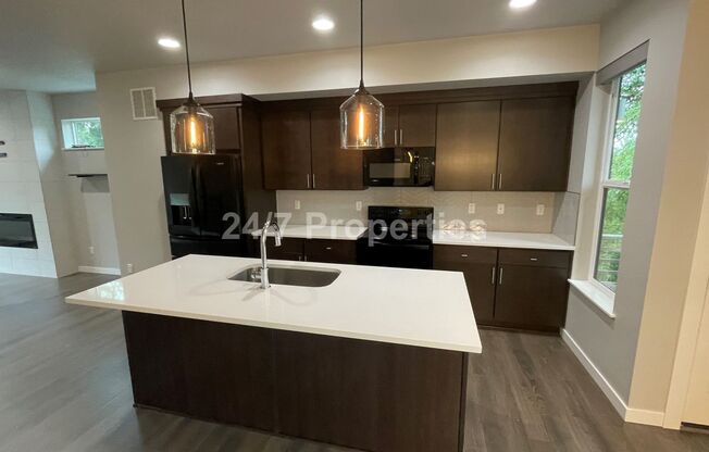 Modern and Stylish 3 BD | 3.5 BA Home w/ Bonus Room - Tigard