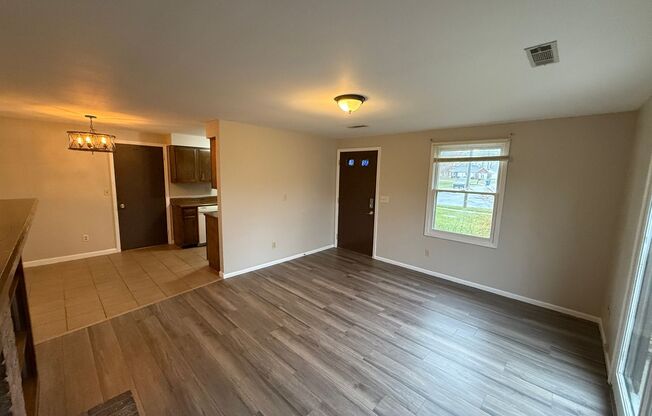 2 beds, 1 bath, $1,195