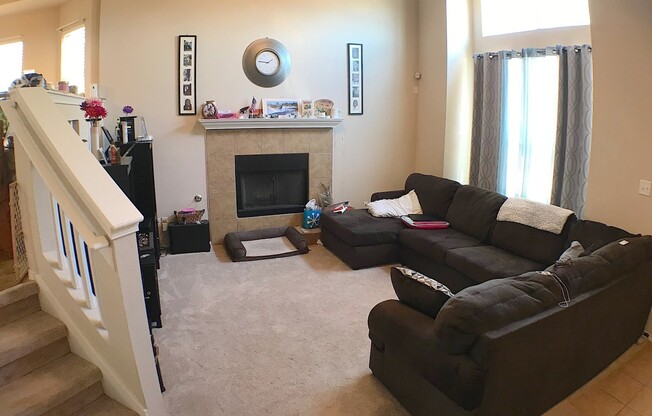 Beautiful Refrig A/C Tri Level Home!