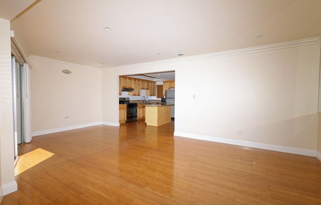 2 beds, 1.5 baths, 994 sqft, $3,995, Unit 17