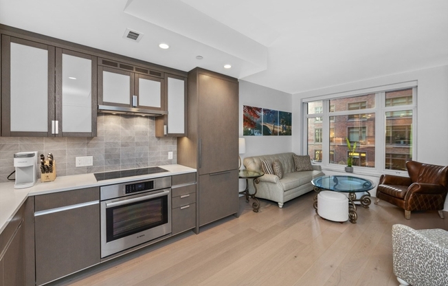 1 bed, 1 bath, 572 sqft, $3,699, Unit 5L