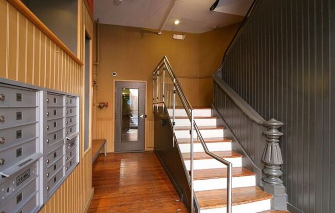 125 W Saratoga Street