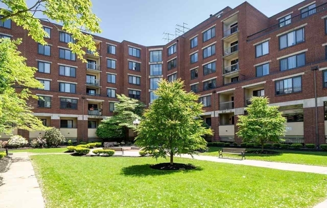 2 beds, 2 baths, 1,020 sqft, $4,200, Unit 302