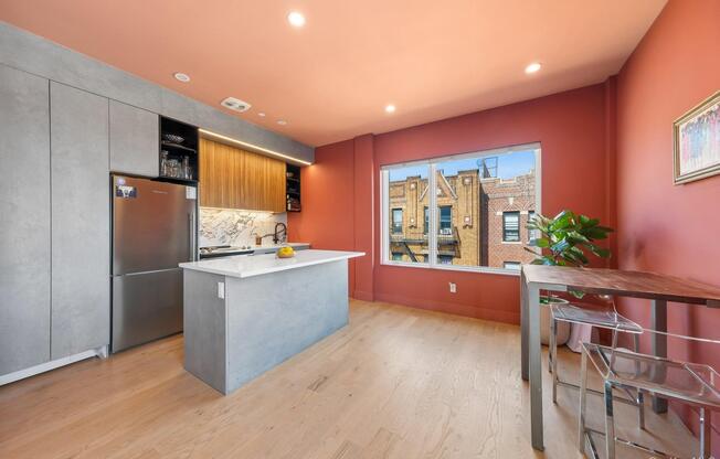 2 beds, 2 baths, 791 sqft, $3,995, Unit 4L