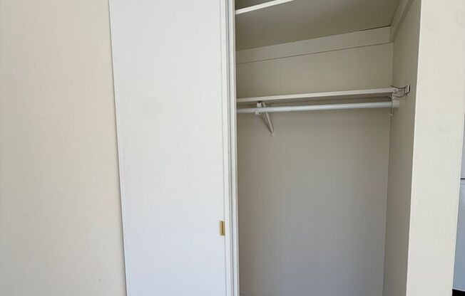 Studio, 1 bath, 400 sqft, $1,195, Unit 206
