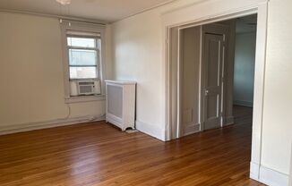 Studio, 1 bath, 625 sqft, $850, Unit 2014CHE-D