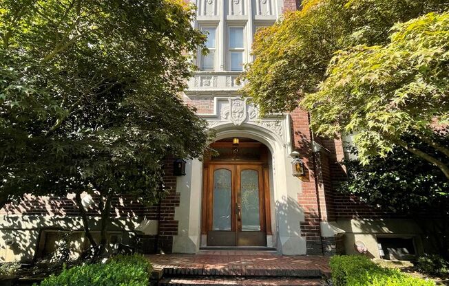Studio, 1 bath, 460 sqft, $1,525, Unit 307