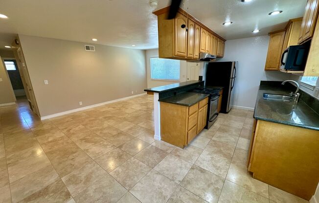 Remodeled Condo Near Transit