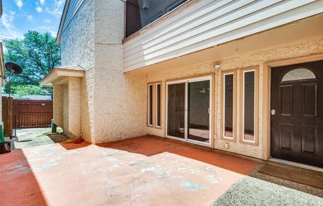 4 OAKBROOK DR