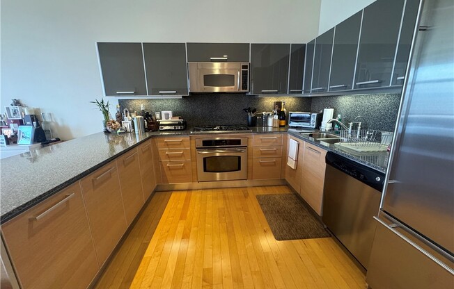 2 beds, 2 baths, 1,320 sqft, $4,100, Unit 2203