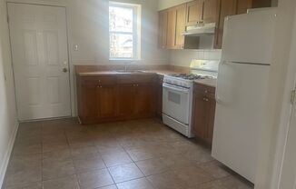 3 beds, 1 bath, 980 sqft, $1,300, Unit 149 N. 57th Street
