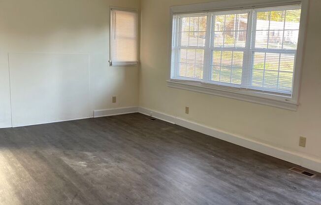 Charming 3BR, 1BA Home in Creedmoor!