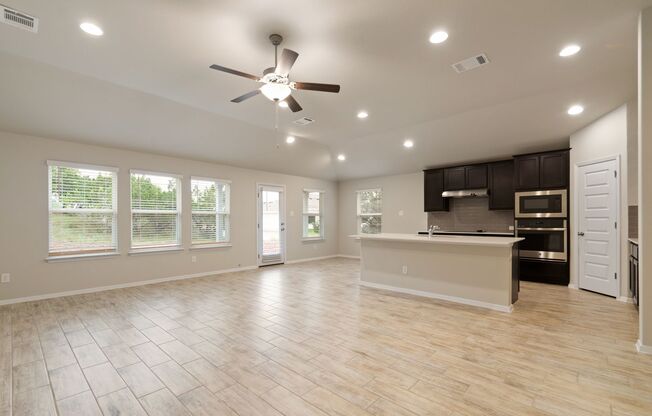 Upgraded Single Story Home by the lake in Lago Vista - 4 bedroom - fenced yard!