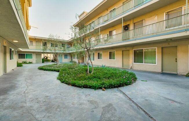 Hyde Park Apartments at 6419 10th Ave