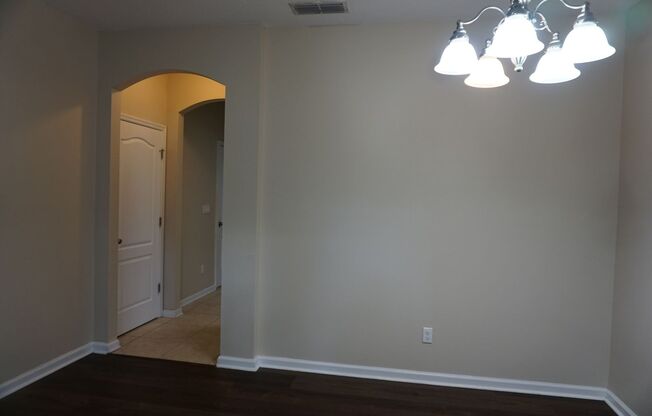 3 Bedroom 2.5 Bathroom Townhome Near Mill Cove