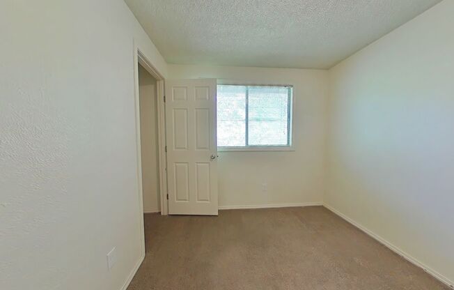 2 Bedroom 4-Plex ~ South Corvallis ~ Small Pet Friendly