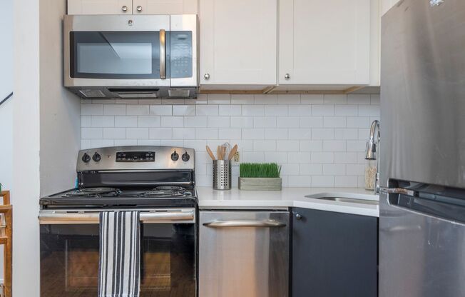 Studio, 1 bath, 600 sqft, $1,260, Unit Apt. 310