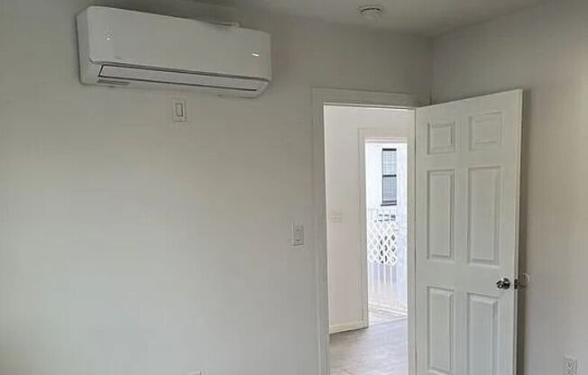 1 bed, 1 bath, 360 sqft, $2,000