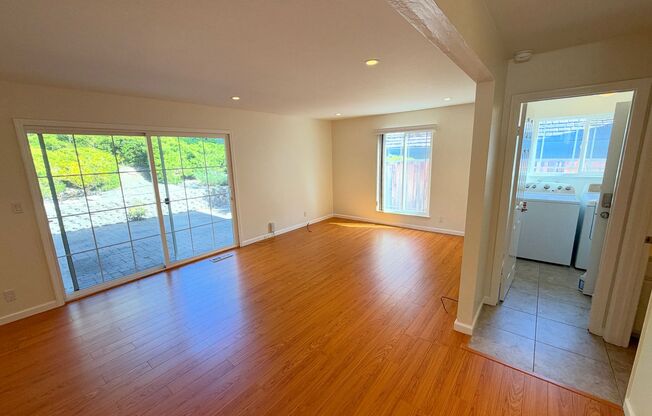 3 beds, 2.5 baths, $6,895