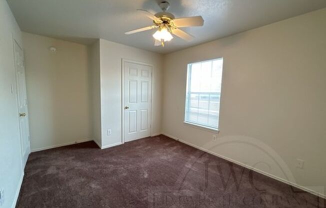 3 beds, 2 baths, $875, Unit 3307 Toledo Unit A