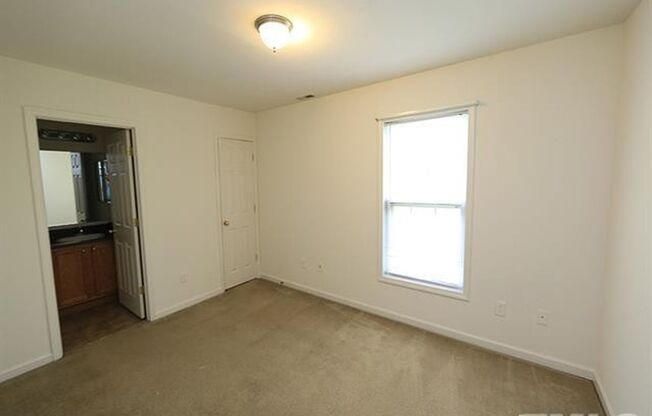 Chapel Hill / 3BR Townhouse Severin St. AVAILABLE
