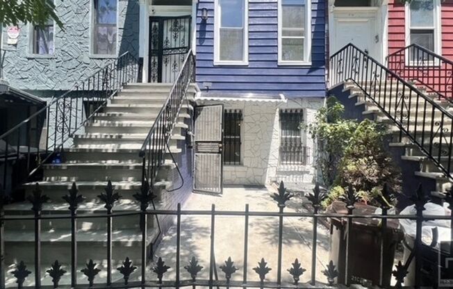 1195 SAINT MARK'S AVE