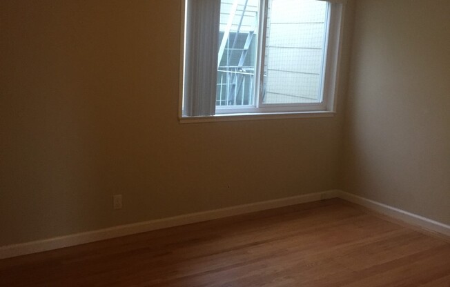 1 bed, 1 bath, 600 sqft, $2,300