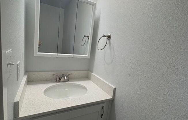 2 beds, 1.5 baths, 920 sqft, $2,135, Unit V203 - Renovated