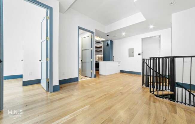 23 MENAHAN ST