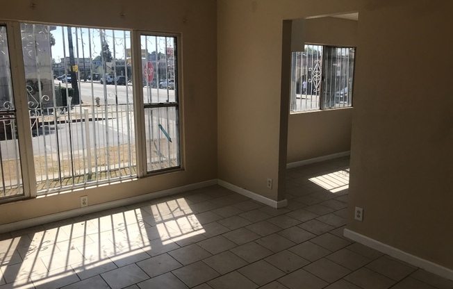 2 beds, 1 bath, $2,695, Unit 1