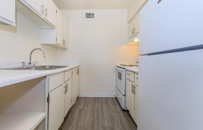 Home - Mission Creek Apartment Homes - Tucson, AZ