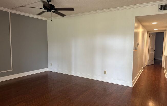 2 beds, 2 baths, $1,600, Unit # 102