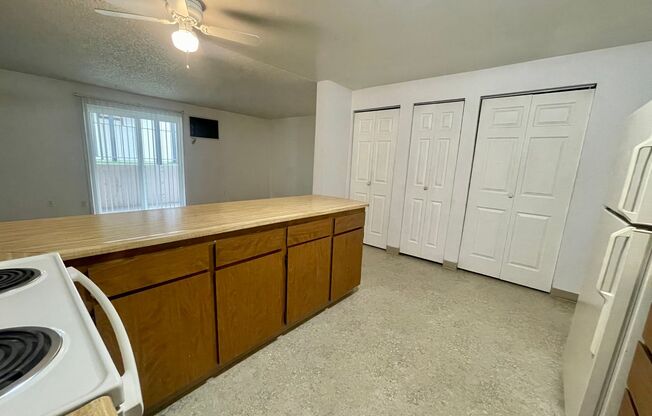 2 beds, 1 bath, 780 sqft, $1,150, Unit 6