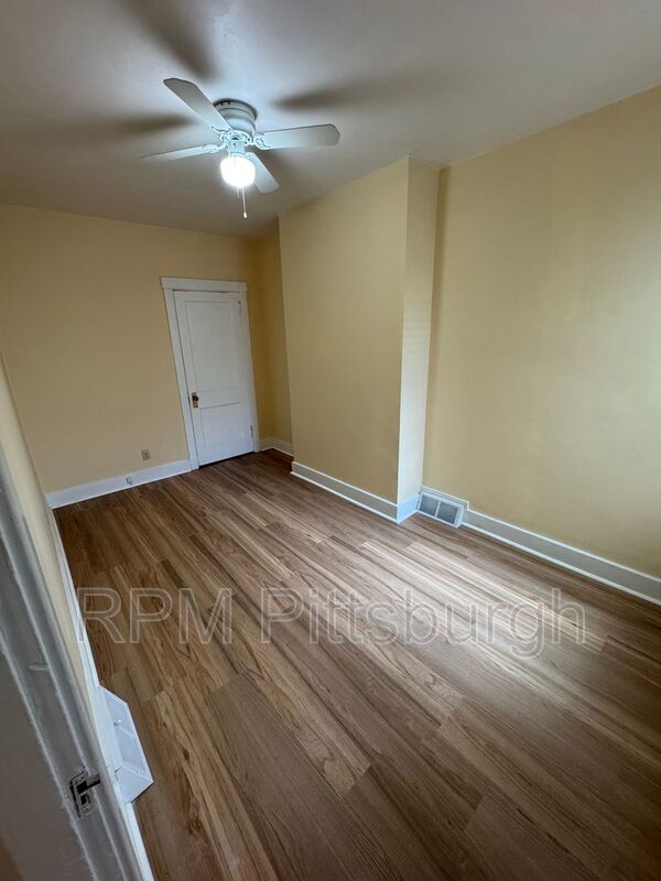 205 Lehigh Ave #2