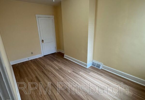 205 Lehigh Ave #2