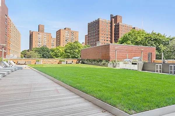 180 Myrtle Ave.