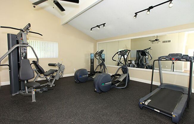 2 beds, 1.5 baths, 978 sqft, $1,325, Unit E-36