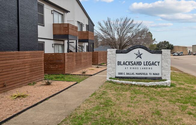 2 beds, 1 bath, 743 sqft, $1,500, Unit 17