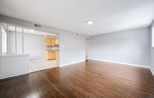 2 beds, 1 bath, $1,145, Unit 7870-2S