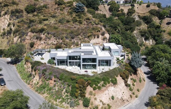 1565 GLN OAKS BLVD