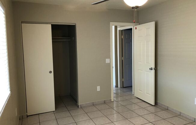 2 beds, 1 bath, 851 sqft, $1,450, Unit 01