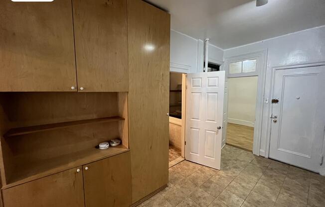 448 W 49 ST